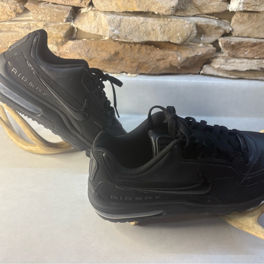 Nike Air Max Men's Black Sneakers
